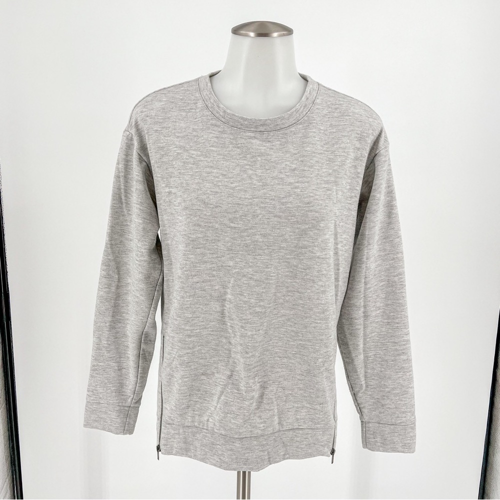 Banana Republic gray sweater with zippers on the sides